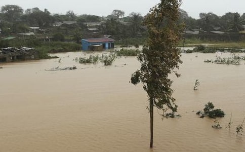 梦见涨洪水淹死很多人