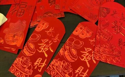 梦见吃喜酒抢红包【经典】