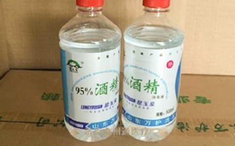 宝宝发烧千万别用酒精擦
