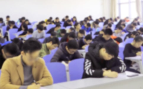 �и��μ�����������Ů