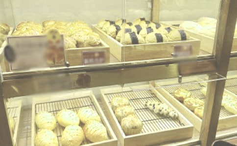 梦见面包店