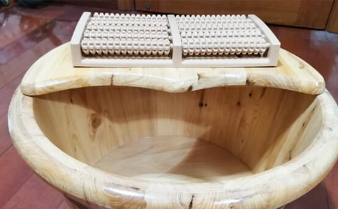 宝宝几岁可以用热水泡脚