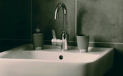 梦见浴室