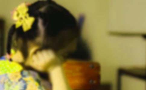 �μ�Ů������