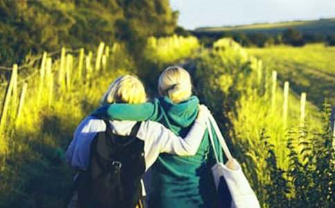 梦见两个男同学